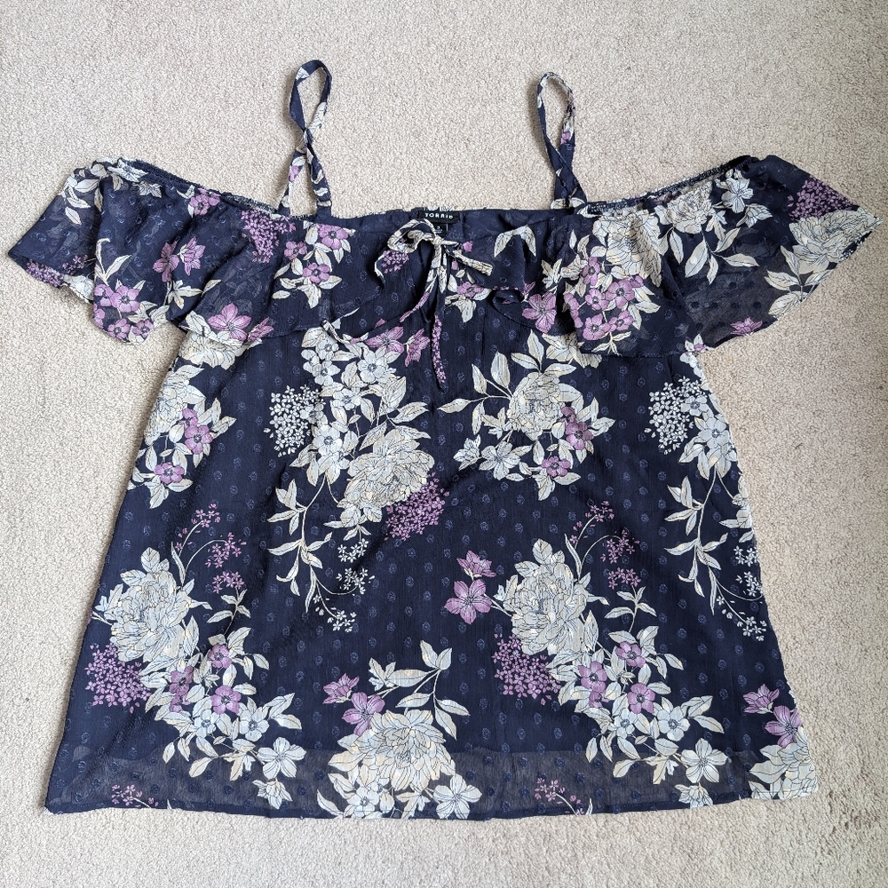 Torrid Clip Dot Cold Shoulder Top Size 2x